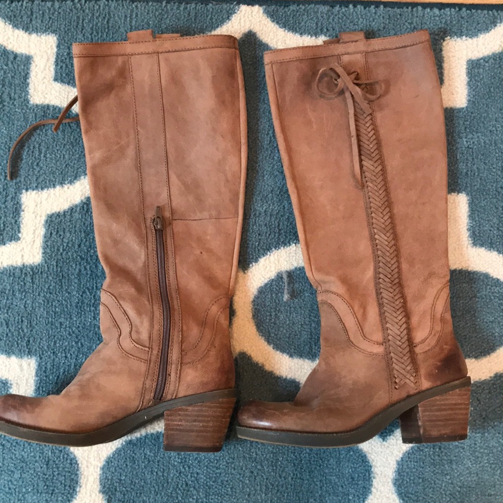 Knee nigh boots